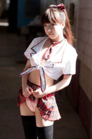 欧美少女头像海边_高清电影免费在线