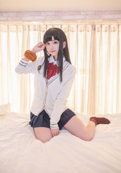 公交车揉捏丰满人妻双乳图片大全_720电影免费在线