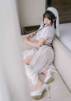 美女开腿被娇羞_老版国语字幕