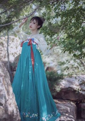 漂亮寡妇看上穷小子是哪部电视剧_剧情片完整视频观看